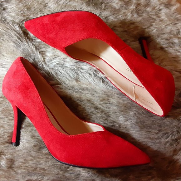 Classy Red Pumps - Picture 1 of 5
